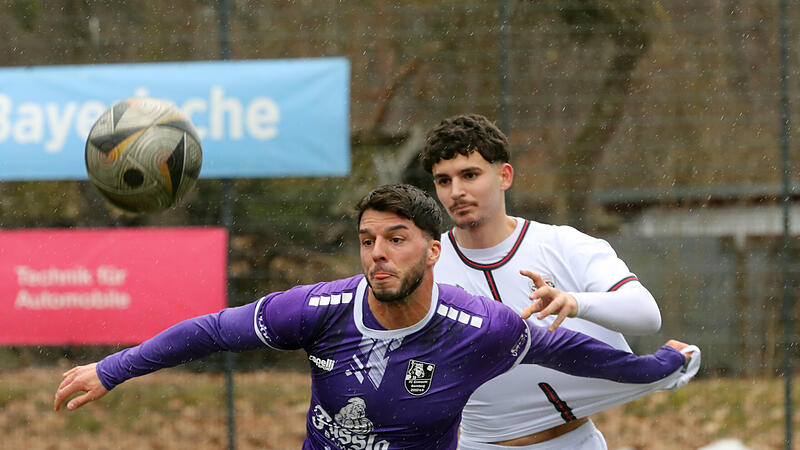 Luca Ljevsic (vorne) ist beim FC Eintracht Bamberg auf dem Fl&uuml;gel gesetzt. Doch ein Zwischenfall im Training k&ouml;nnte f&uuml;r den 30-J&auml;hrigen das Karriereende bedeuten.