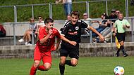 Markus Mjalov (links), hier im Spiel gegen den FC Lichtenfels, hat bereits acht Tore erzielt.