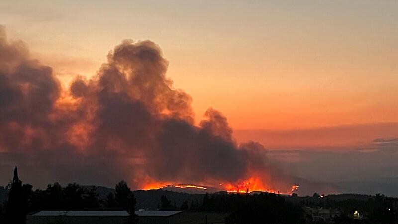Die Feuer breiten sich auch in der N&auml;he des Camps aus.Forchheim & Fr&auml;nkische Schweiz