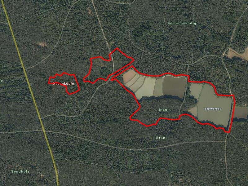 Die rote Linie markiert die Landkreis- und Bezirksgrenzen rund um die Limbacher Weiher Die rote Linie markiert die Landkreis- und Bezirksgrenzen rund um die Limbacher Weiher