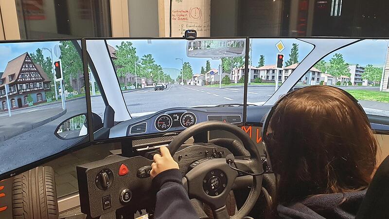 Fahrsimulatoren sind teure Anschaffungen und k&ouml;nnen dadurch auch Einfluss auf die Tarife der Fahrschulen haben.