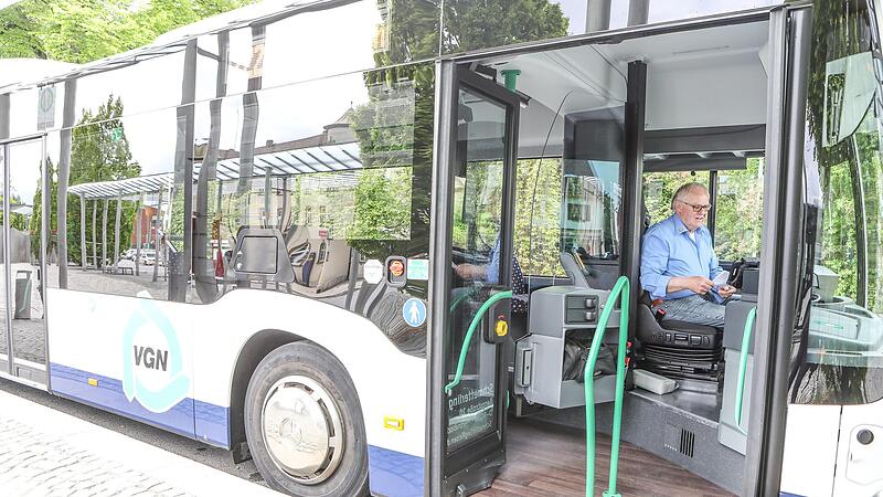 Azubis und Schüler  im Landkreis Forchheim können seit vergangenem Sommer ein 365-Euro-Ticket nutzen und in den ÖPNV einsteigen. In die Pläne, den deutlich günstigeren Tarif verbundweit für alle Fahrgäste anzubieten, kommt jetzt Bewegung.Forchheim & Fränkische Schweiz