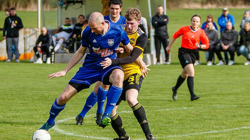 Der TSV K&ouml;dnitz um Max Kuth  (in Gelb) gastiert zum 24. Spieltag in der Kreiskliga beim TSV Donndorf.