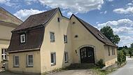Das an der Sch&ouml;nbornstra&szlig;e in Pommersfelden leer stehende Geb&auml;ude der Gemeinde k&ouml;nnte als Jugendtreff eingerichtet werden.