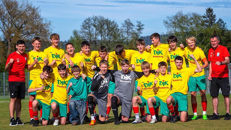 Die U15-Junioren haben sich einen Spieltag vor Saisonende die Meisterschaft in der Bayernliga Nord gesichert.