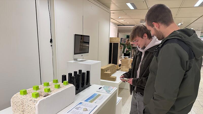 Bau-Ausstellung zum Klimaschutz im Kaufhof Coburg Bau-Ausstellung zum Klimaschutz im Kaufhof Coburg