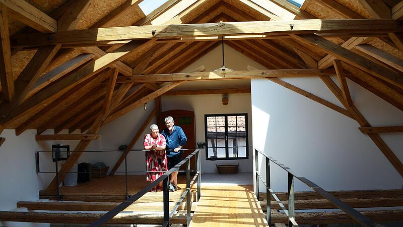 Cordula Uterm&ouml;hlen und Roland Dierenberger lieben ihren wundersch&ouml;nen Vierseithof in Ro&szlig;feld und lassen das ganze Dorf daran teilhaben.