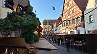 Auf dem weihnachtlichen Weg zur Kaiserpfalz: Forchheims Innenstadt ist beliebt bei Gästen, wenn da nicht noch einige unliebsame Baustellen wären.Forchheim & Fränkische Schweiz