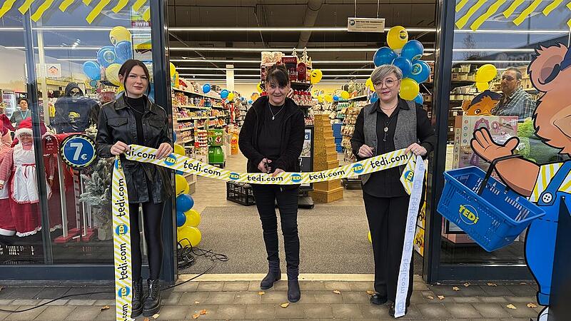 Feierliche Er&ouml;ffnung im Aisch-Park Center in H&ouml;chstadt mit Lisa Winkler, Monika M&uuml;ller, Olga Wagner (von links).