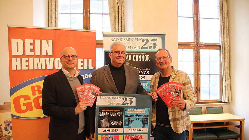 Freuen sich auf den Kultursommer in Bad Kissingen: (von links) OB Dirk Vogel, Christian Schmidt (Depro GmbH) und Volker Hei&szlig;mann (Com&ouml;die F&uuml;rth).