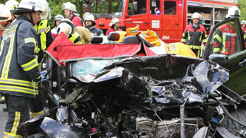 Der Mercedes wurde komplett zerst&ouml;rt.