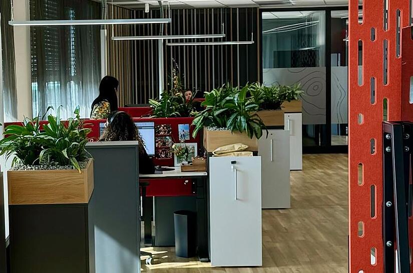 Blick in neue Räume: In Heßdorf hat jüngst eine neue Filiale der hiesigen Sparkasse eröffnet. Blick in neue Räume: In Heßdorf hat jüngst eine neue Filiale der hiesigen Sparkasse eröffnet.