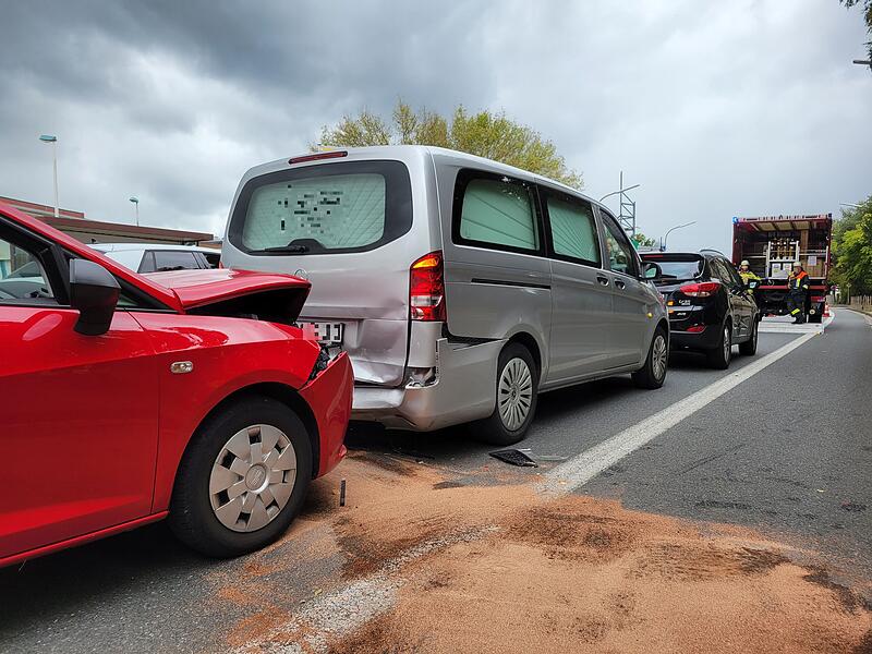 Ein Leichenwagen war am Montag in einen Auffahrunfall verwickelt.