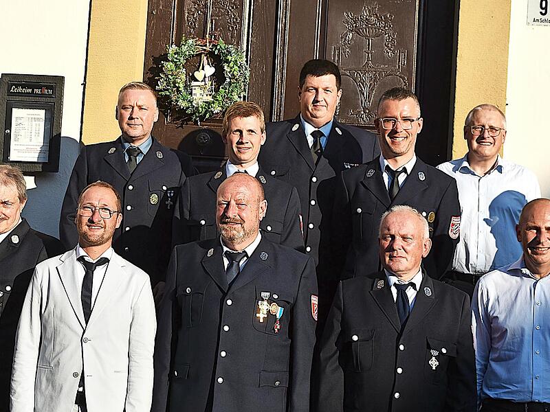Unser Foto zeigt die Geehrten. Unser Foto zeigt die Geehrten.