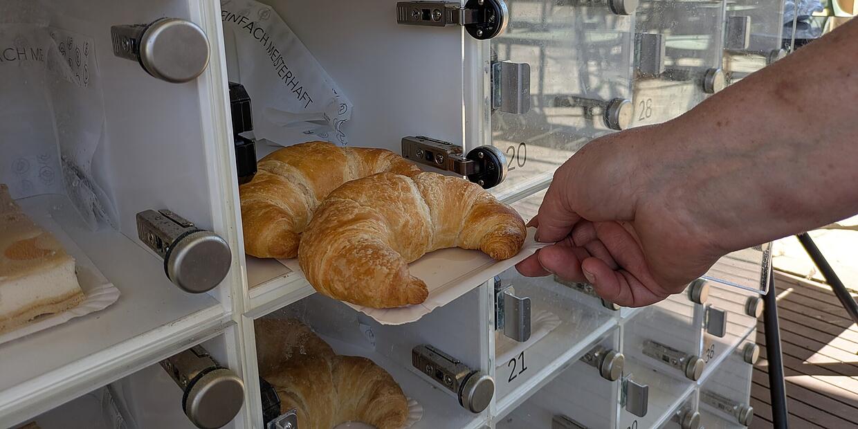 Fresh baked goods are available around the clock in Marktleugast