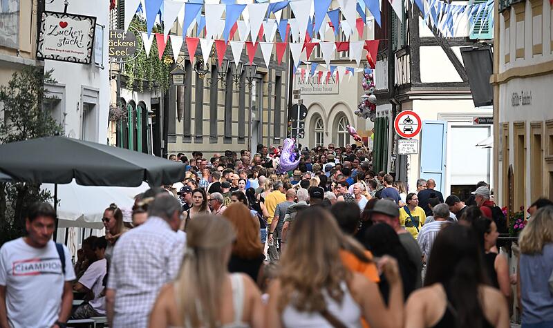 Von Donnerstag, 24. August, bis Montag, 28. August, findet die Bamberger Sandkerwa 2023 statt.