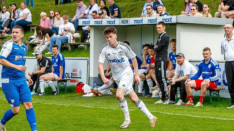 Der SSV Kasendorf um Luis Popp (r.) gastiert am Sonntag bei der SpVgg Goldkronach.
