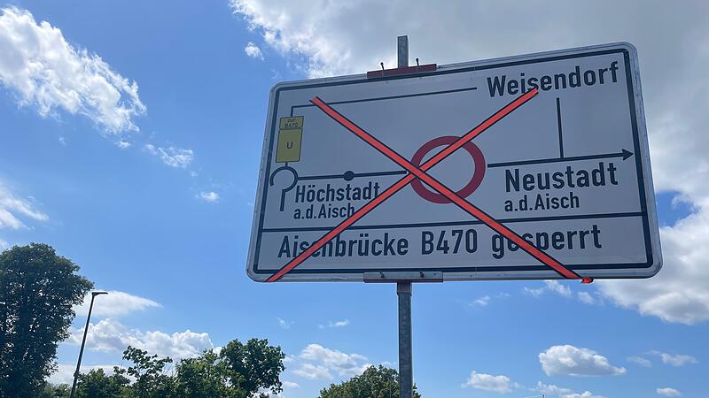 Hier geht es bald nicht mehr weiter. Die Aischbr&uuml;cke bei H&ouml;chstadt a. Aisch muss saniert werden. Daf&uuml;r wird die B 470 bis November gesperrt.