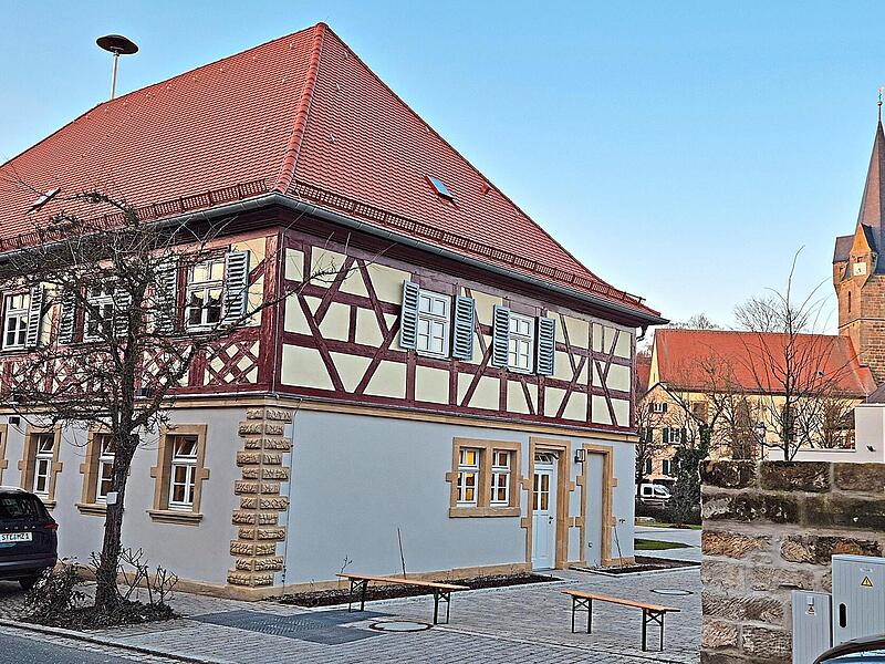 Das Dorfgemeinschaftshaus &bdquo;J&auml;gersruh&bdquo; in D&ouml;ringstadt wurde mit 1,1 Millionen Euro vom Amt f&uuml;r L&auml;ndliche Entwicklung Oberfranken gef&ouml;rdert und ist eines von insgesamt 454 Projekten, die begleitet werden.