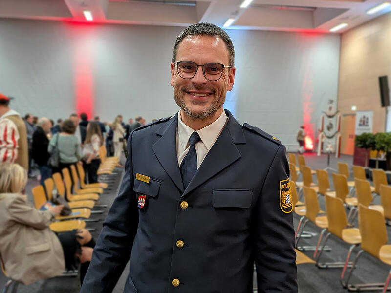 Polizeichef in Bad Kissingen, Christian P&ouml;rtner, w&uuml;nscht sich "dass es den Menschen in meinem Umfeld, aber auch allgemein, gelingt, zuversichtlich zu bleiben und auch den Optimismus so zu erhalten, dass die Menschen nicht an den vielen Reizen, Krisen und negativen Einfl&uuml;ssen aus dem Netz