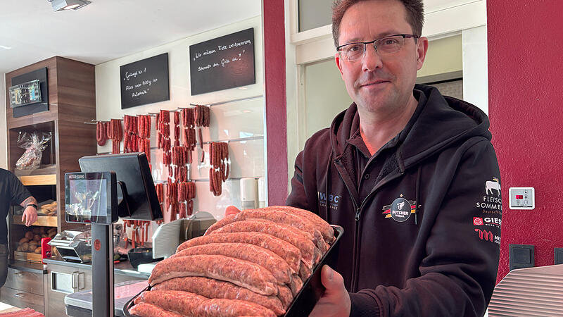 Jürgen Reck hat es geschafft: In Paris holte er den Titel für die weltbeste Schweinebratwurst nach Möhrendorf.