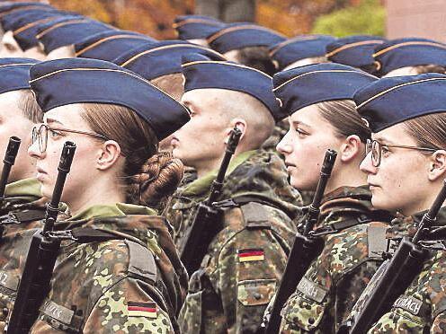 An oberster Stelle steht weiterhin die Landes- und B&uuml;ndnisverteidigung.