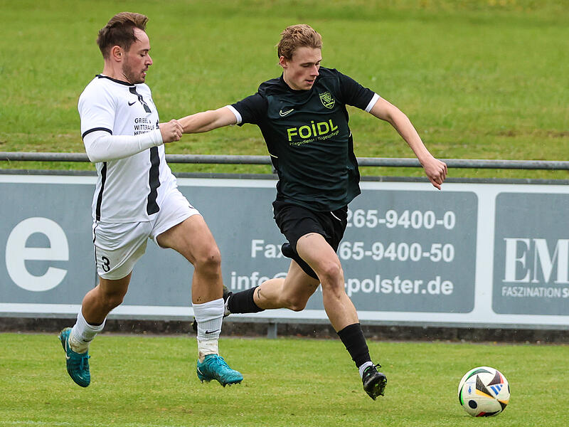 Erik Wetstein (rechts) und die anderen Neukenrother wollen sich am Samstag f&uuml;r einen schwachen Kirchweihauftritt zuletzt gegen Schammelsdorf rehabilitieren.