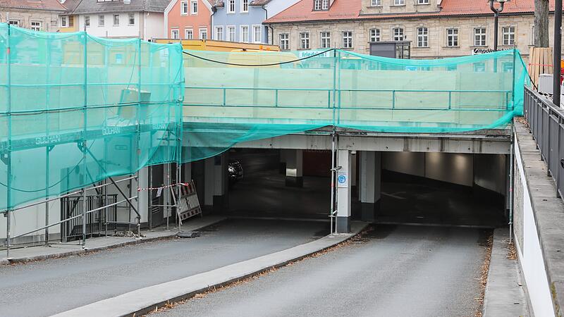 Einfahrt zur Tiefgarage am Forchheimer ParadeplatzForchheim & Fränkische Schweiz Einfahrt zur Tiefgarage am Forchheimer ParadeplatzForchheim & Fränkische Schweiz