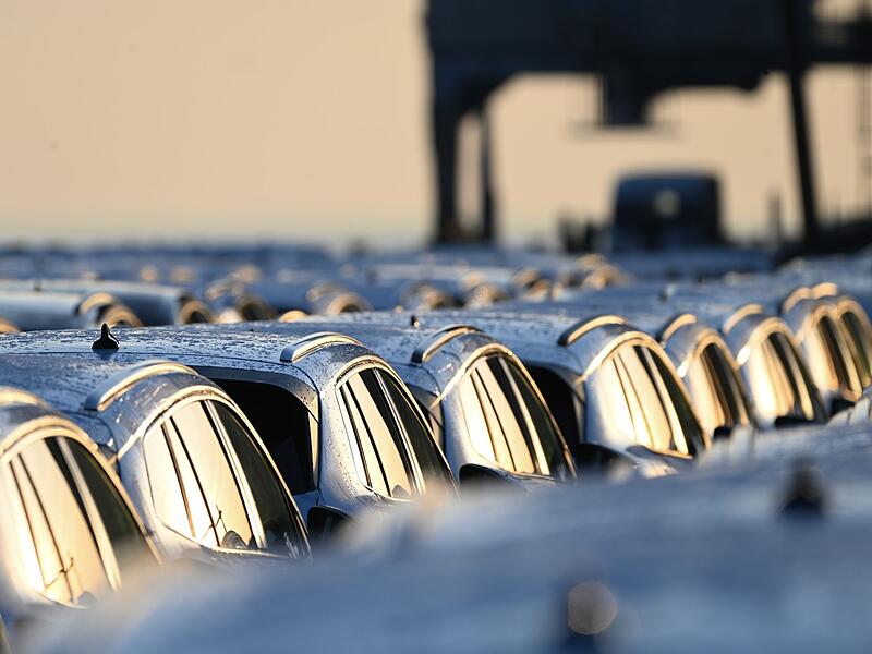Autoexporte am Hafen Emden
