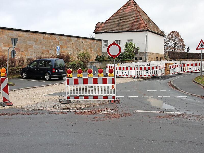 Die Prügeler Straße wird am 30. und 31. März geteert. Danach kann die Sperrung aufgehoben werden. Die Bürger gelangen wieder auf direktem Wege zum Wertstoffhof bei Prügel. Die Prügeler Straße wird am 30. und 31. März geteert. Danach kann die Sperrung aufgehoben werden. Die Bürger gelangen wieder auf direktem Wege zum Wertstoffhof bei Prügel.