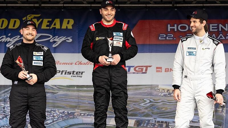 Auf dem Siegerpodest (von links): Zweiter Felix M&uuml;ller, Erster Marco Chianese und Dritter Patrick R&ouml;thlisberger.