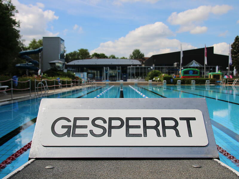 Schwimmbad, Gr&uuml;nfl&auml;che, Freibad