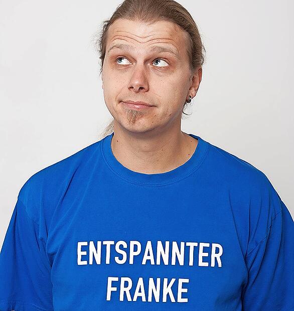 Stefan „Das Eich“ Eichner kommt nach Loffeld und liest Asterix auf Oberfränkisch. Stefan „Das Eich“ Eichner kommt nach Loffeld und liest Asterix auf Oberfränkisch.