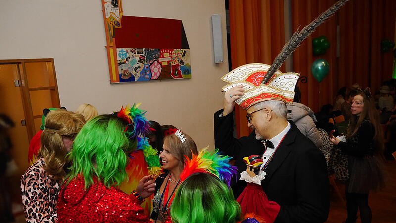 So bunt war es beim Kost&uuml;mball in Bad Br&uuml;ckenau