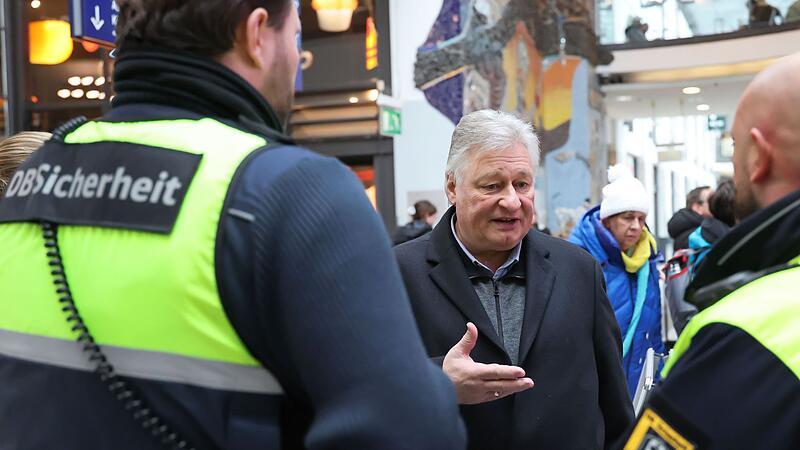 Schweigeminute f&uuml;r get&ouml;teten Zugbegleiter