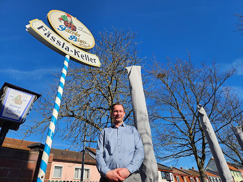 Sebastian Linz lädt zum Benefizkonzert in den Fässla-Keller ein. Sebastian Linz betreibt das Lokal Kachelofen und auch den Fässla-Keller in Bamberg
