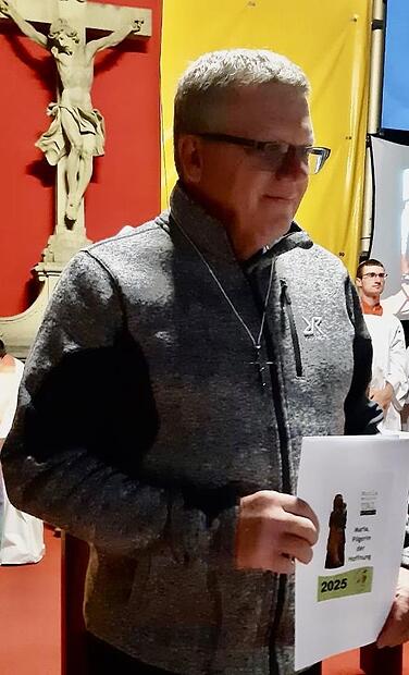Jürgen Kolb wurde für 25 Jahre „Retzbachwall“ geehrt.