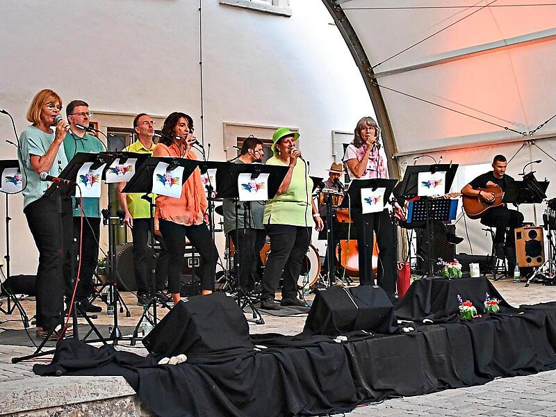 Das Ensemble &bdquo;Sing&lsquo;n&lsquo;Swing&ldquo;.Ramona Oschmann