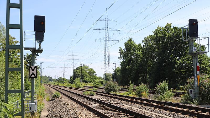Wichtige Bahnstrecke zwischen Köln und Düsseldorf gesperrt Wichtige Bahnstrecke zwischen Köln und Düsseldorf gesperrt