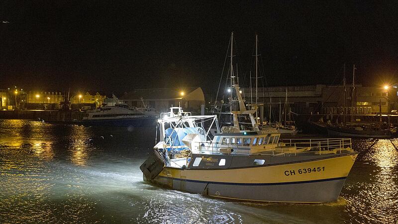 Im Streit zwischen Paris und London um Fischerei-Lizenzen nach dem Brexit hat Frankreichs Pr&auml;sident Emmanuel Macron eine rigorose Haltung gezeigt. Das hat zwischenzeitlich zu einer ernsthaften Krise zwischen den beiden L&auml;ndern gef&uuml;hrt.