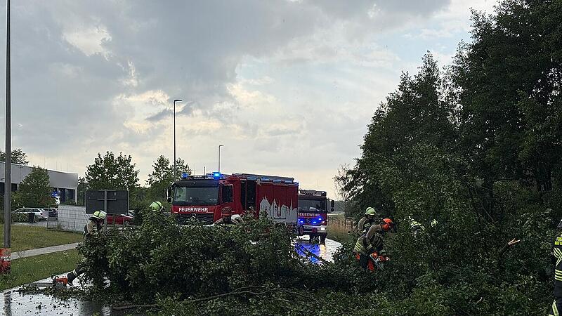 Unwetter im Landkreis Bamberg: Feuerwehr im Einsatz Unwetter im Landkreis Bamberg: Feuerwehr im Einsatz