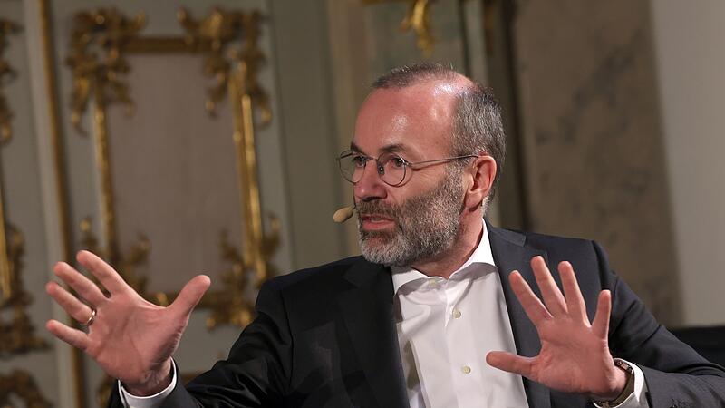 Manfred Weber bei Podiumsdiskussion
