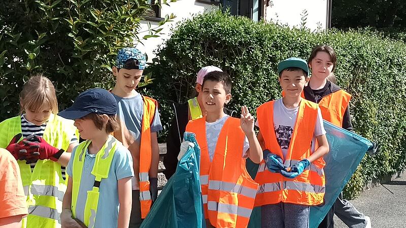 Müllaktion Die Schülerinnen und Schüler der Grundschule Dörfles-Esbach hatten sichtlich Spaß bei der Müllsammelaktion.