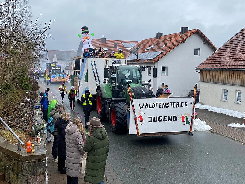 Faschingsumzug in Gef&auml;ll am 17. Februar 2026Faschingsumzug in Gef&auml;ll am 17. Februar 2026