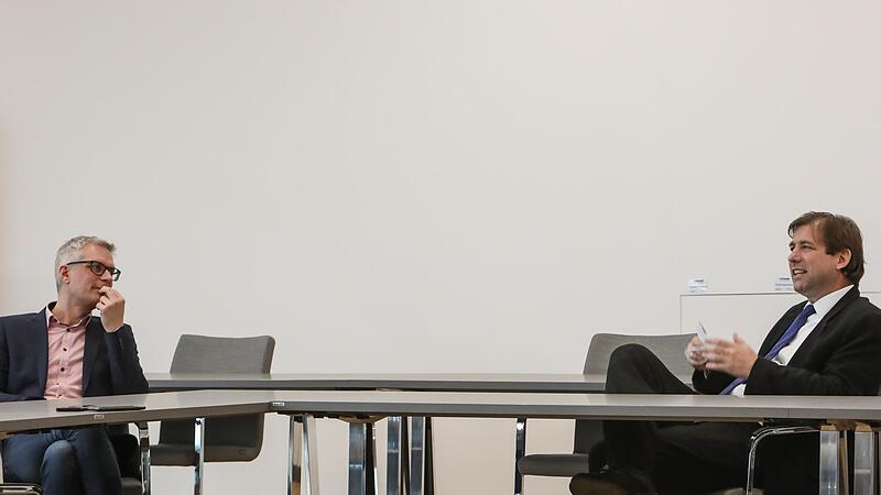 So empfinden sie die Region nach einem Jahr Lockdown-Erfahrung: Forchheims OB Uwe Kirschstein (links) und Landrat Hermann Ulm im FT-Interview.Forchheim & Fränkische Schweiz So empfinden sie die Region nach einem Jahr Lockdown-Erfahrung: Forchheims OB Uwe Kirschstein (links) und Landrat Hermann Ulm im FT-Interview.Forchheim & Fränkische Schweiz