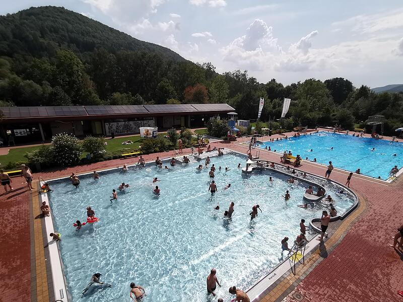 In der Freibadsaison ist das Ebsermare stets gut besucht.Forchheim & Fr&auml;nkische Schweiz