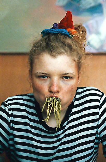 Im Film zieht Pia nach der Entlassung aus der Psychiatrie zur&uuml;ck in ihr Elternhaus.