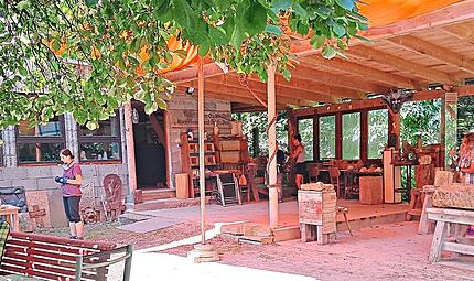 Das idyllische Atelier von Tobias Schreiber im Dobersgrund.Jochen H&uuml;mmrich-Welt