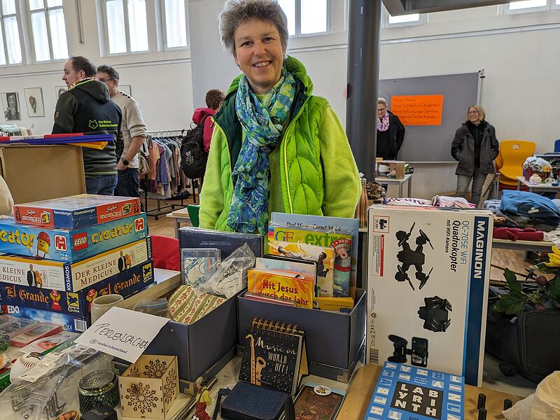 Lehrerin Martina Polster hat sich selbst mit einem Stand beteiligt.Earth Day Forchheim Lehrerin Martina Polster hat sich selbst mit einem Stand beteiligt.Earth Day Forchheim