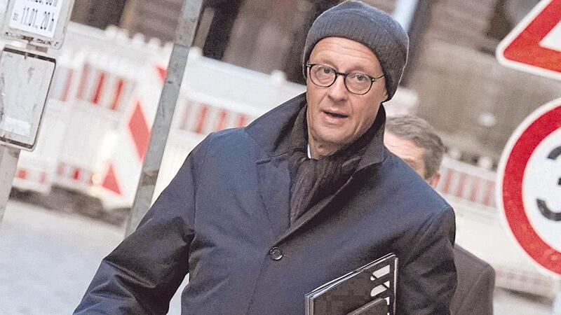 Friedrich Merz kommt zur Winterklausur des CDU-Bundesvorstands in Hamburg.